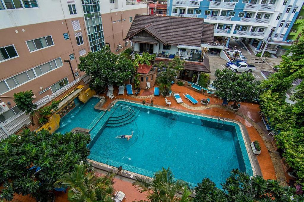 Sutus Court 3 Hotel Pattaya Exterior photo